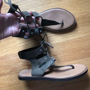 Green Kenneth Cole Reaction sandals lace up 7.5